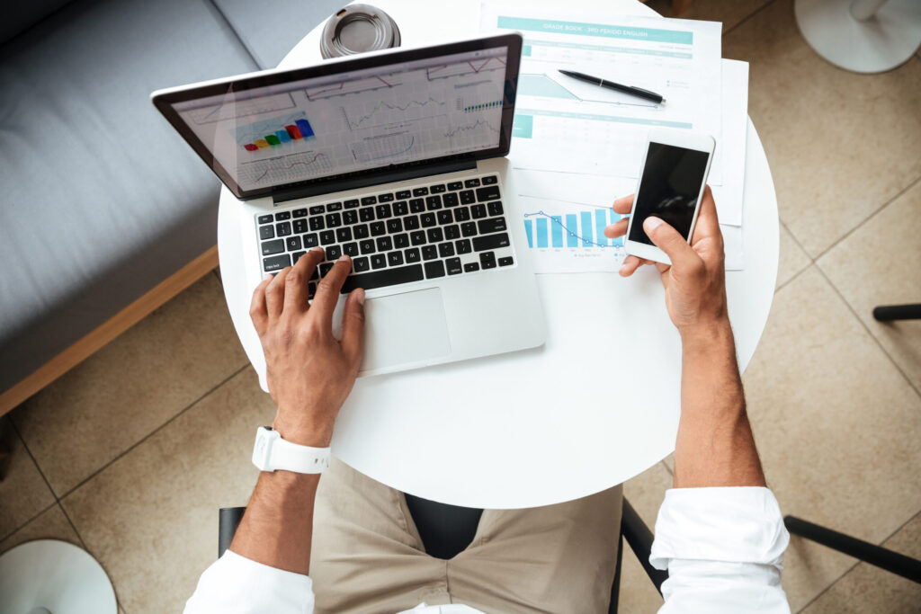 Saiba mais sobre os pilares do serviços contábil e como garantem a eficiência da gestão financeira de pequenos e grandes negócios, podendo impulsionar resultados.