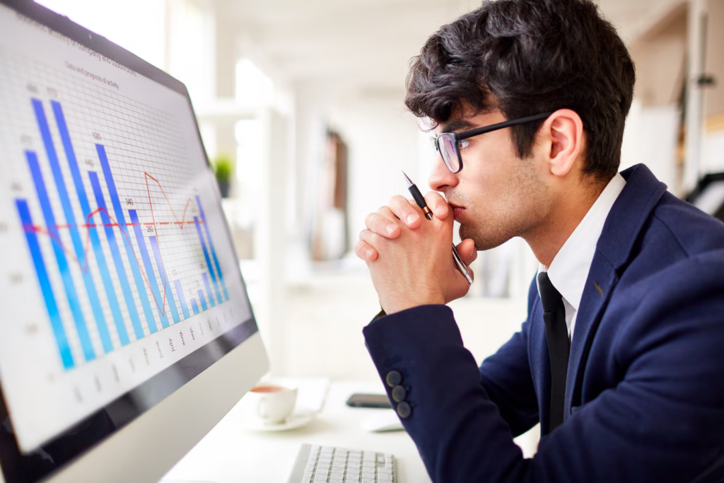 Empresários não só podem, mas devem fazer análise de risco financeiro. Dessa forma, vão entender melhor as necessidades atuais da empresa.