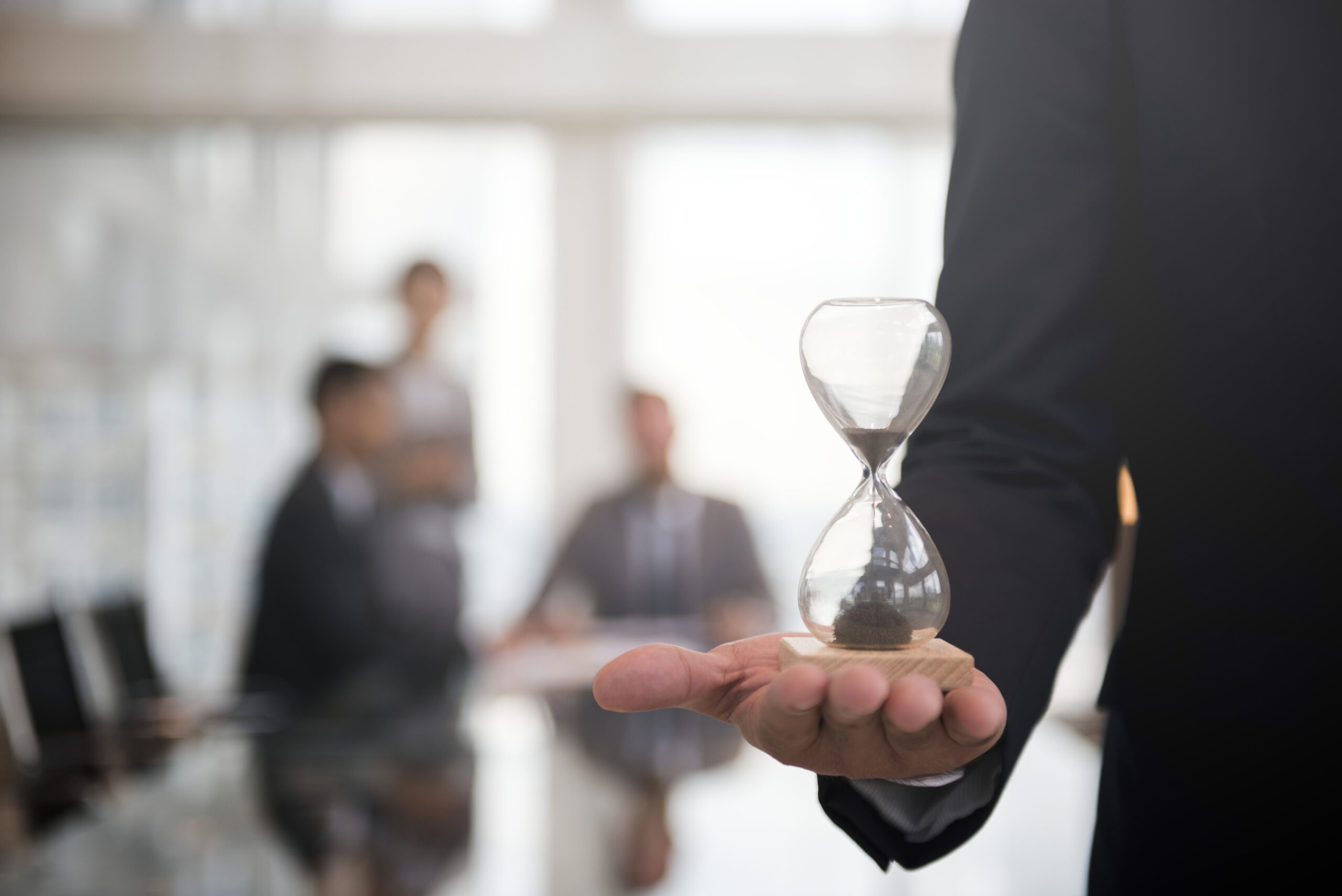 Entenda como a gestão do tempo nas empresas pode melhorar a produtividade e organizar as prioridades de forma eficiente.